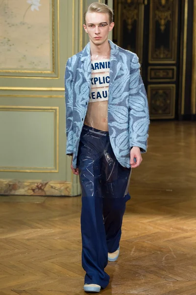 Look 29